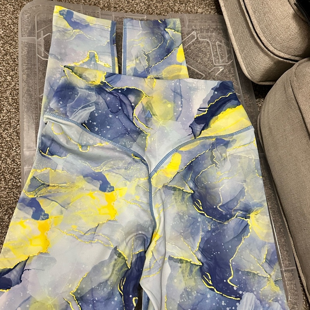 Vitality Women's Blue and Yellow Ascend Leggings